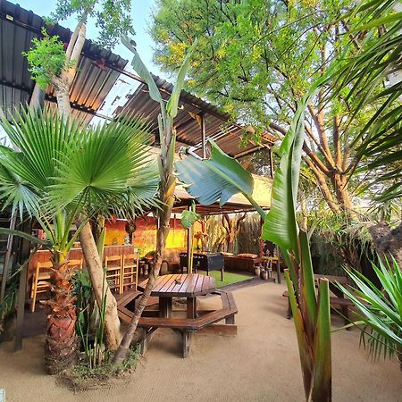 Hostel Lebo'S Soweto Backpackers Exterior foto