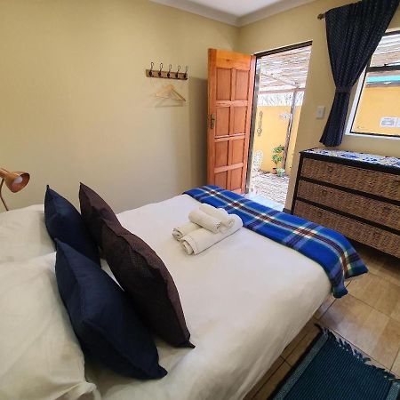 Hostel Lebo'S Soweto Backpackers Exterior foto