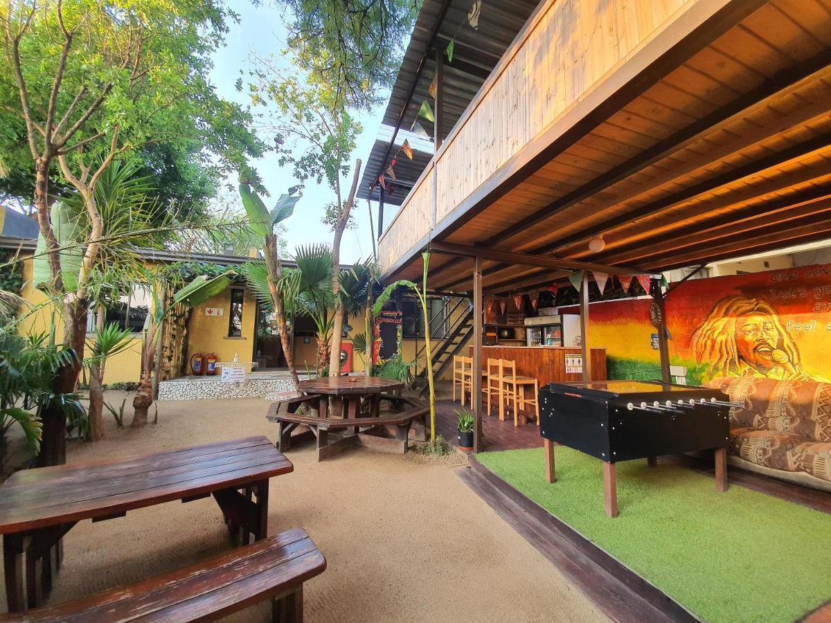 Hostel Lebo'S Soweto Backpackers Exterior foto