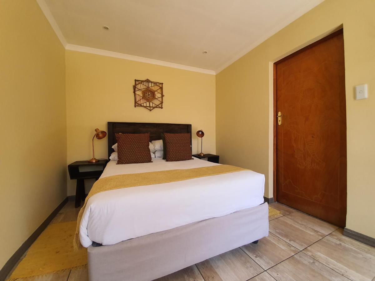 Hostel Lebo'S Soweto Backpackers Exterior foto