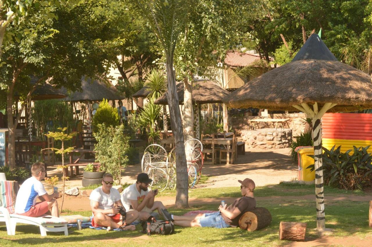 Hostel Lebo'S Soweto Backpackers Exterior foto