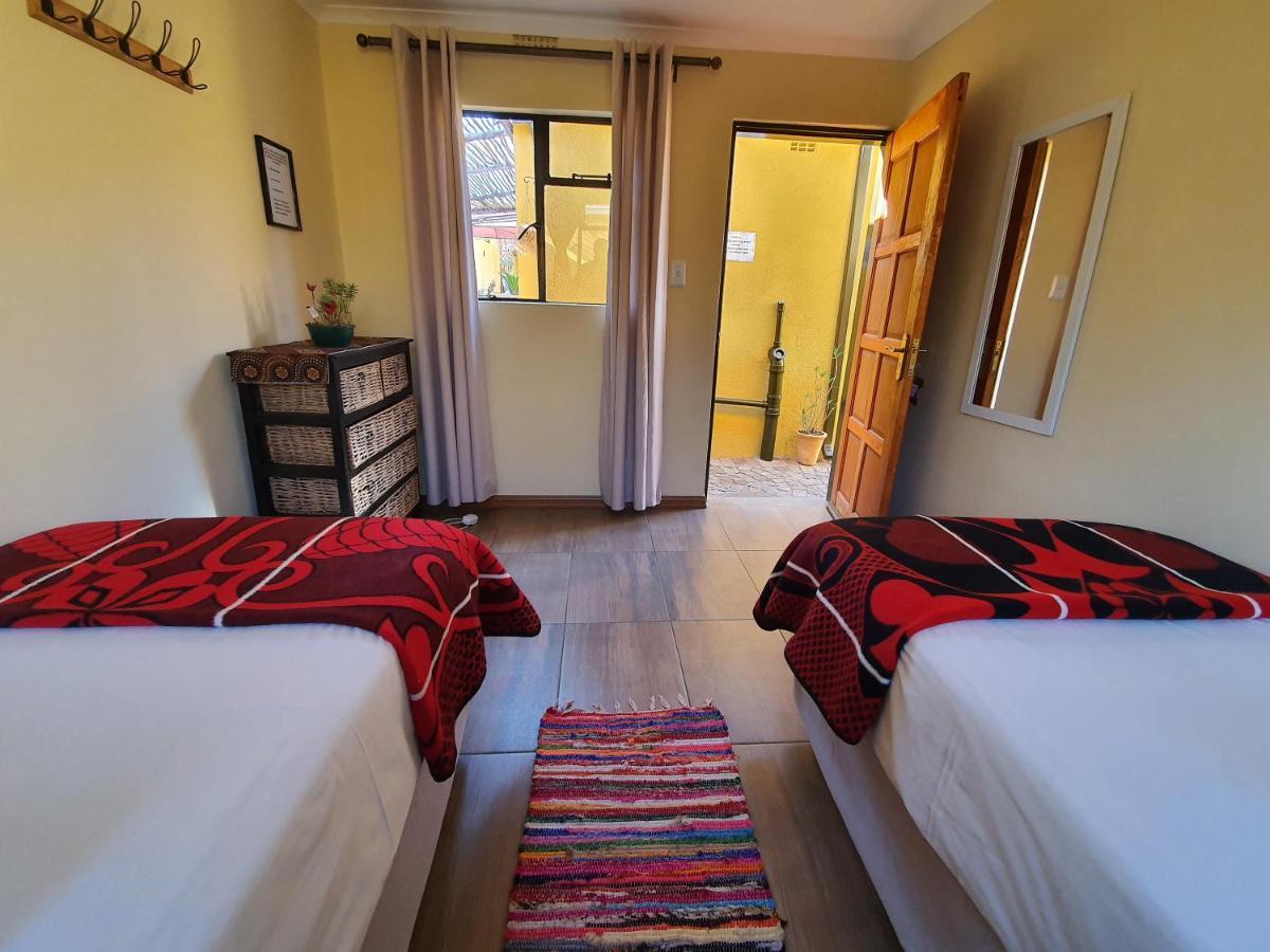 Hostel Lebo'S Soweto Backpackers Exterior foto