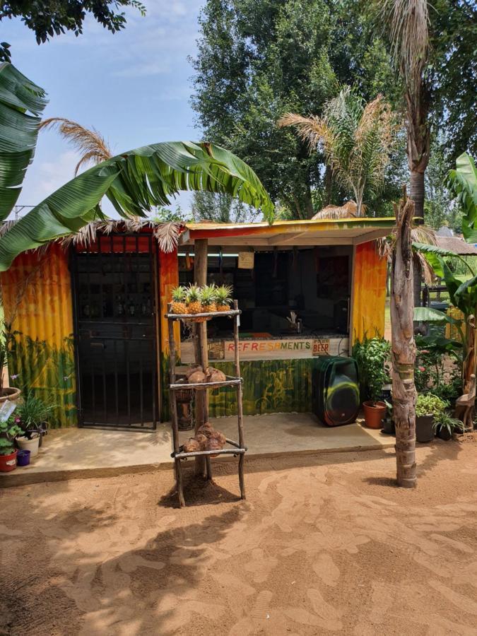 Hostel Lebo'S Soweto Backpackers Exterior foto