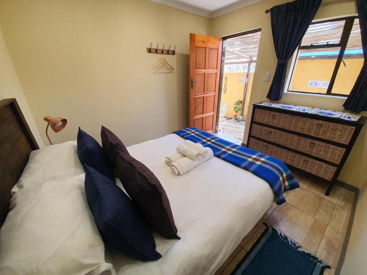 Hostel Lebo'S Soweto Backpackers Exterior foto