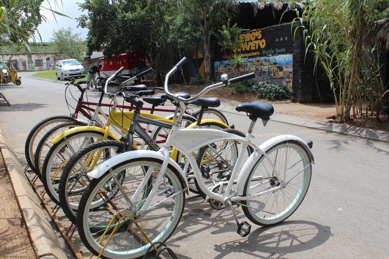 Hostel Lebo'S Soweto Backpackers Exterior foto